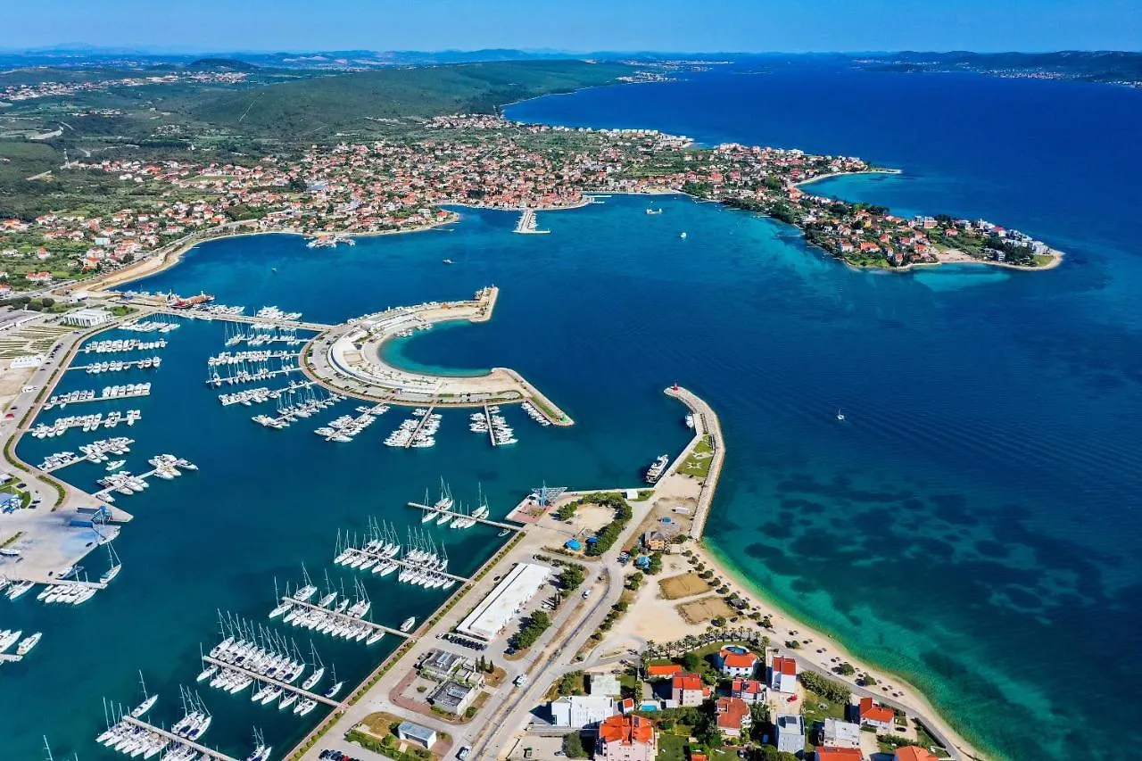Apartments By The Sea Sukosan, Zadar - 15036